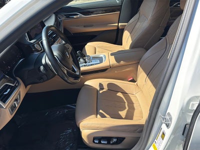 2022 BMW 7 Series 740i