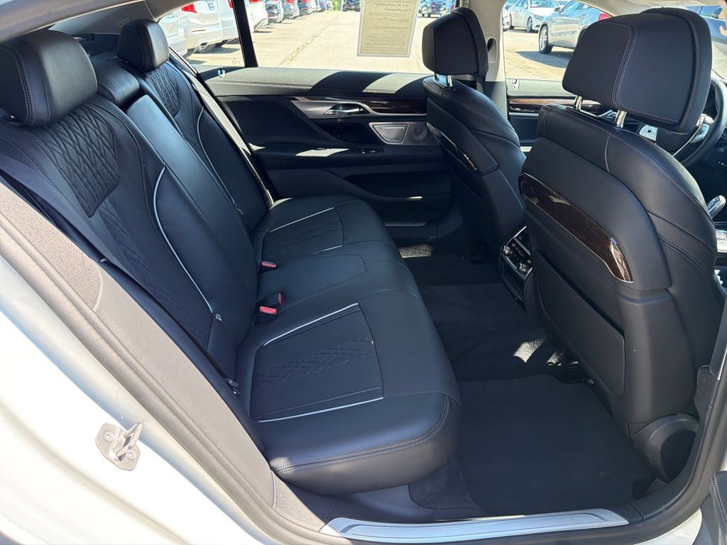 2022 BMW 7 Series 750i xDrive