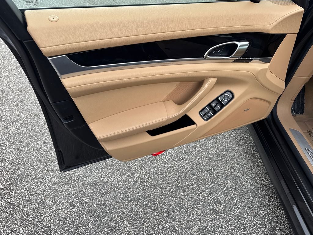 2016 Porsche Panamera 4