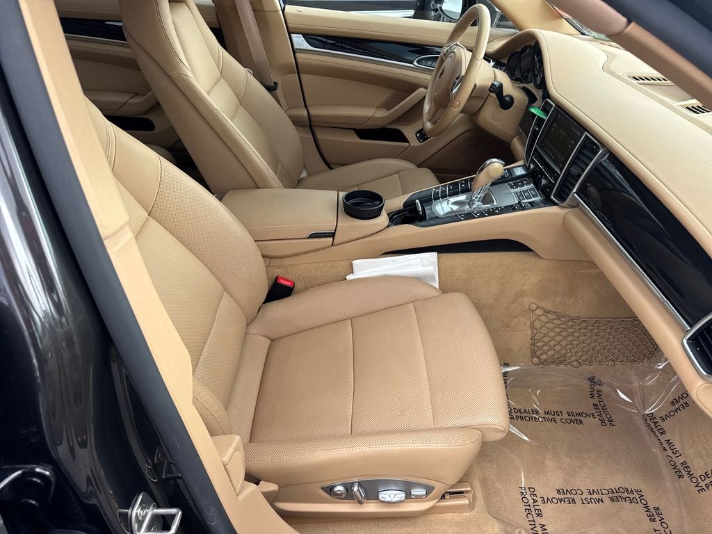 2016 Porsche Panamera 4