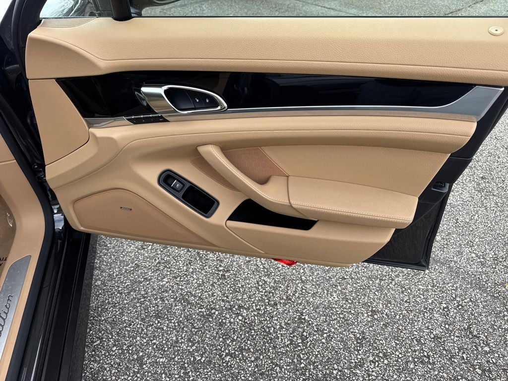 2016 Porsche Panamera 4