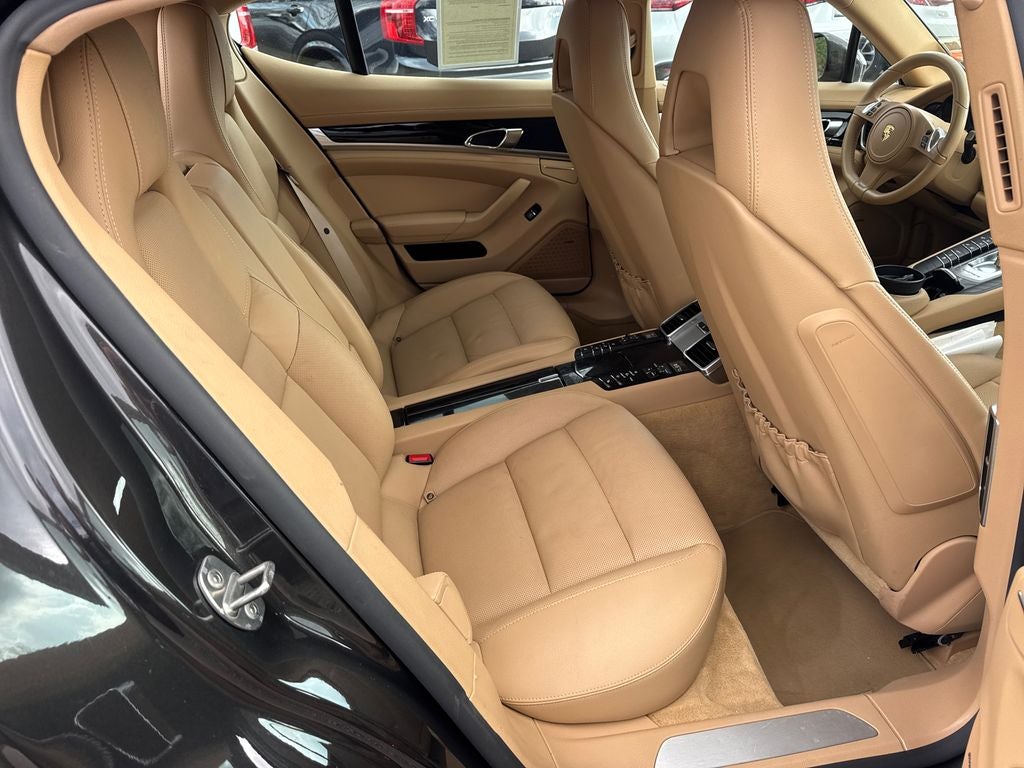 2016 Porsche Panamera 4