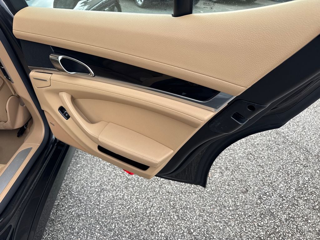 2016 Porsche Panamera 4