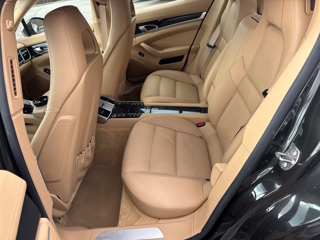 2016 Porsche Panamera 4