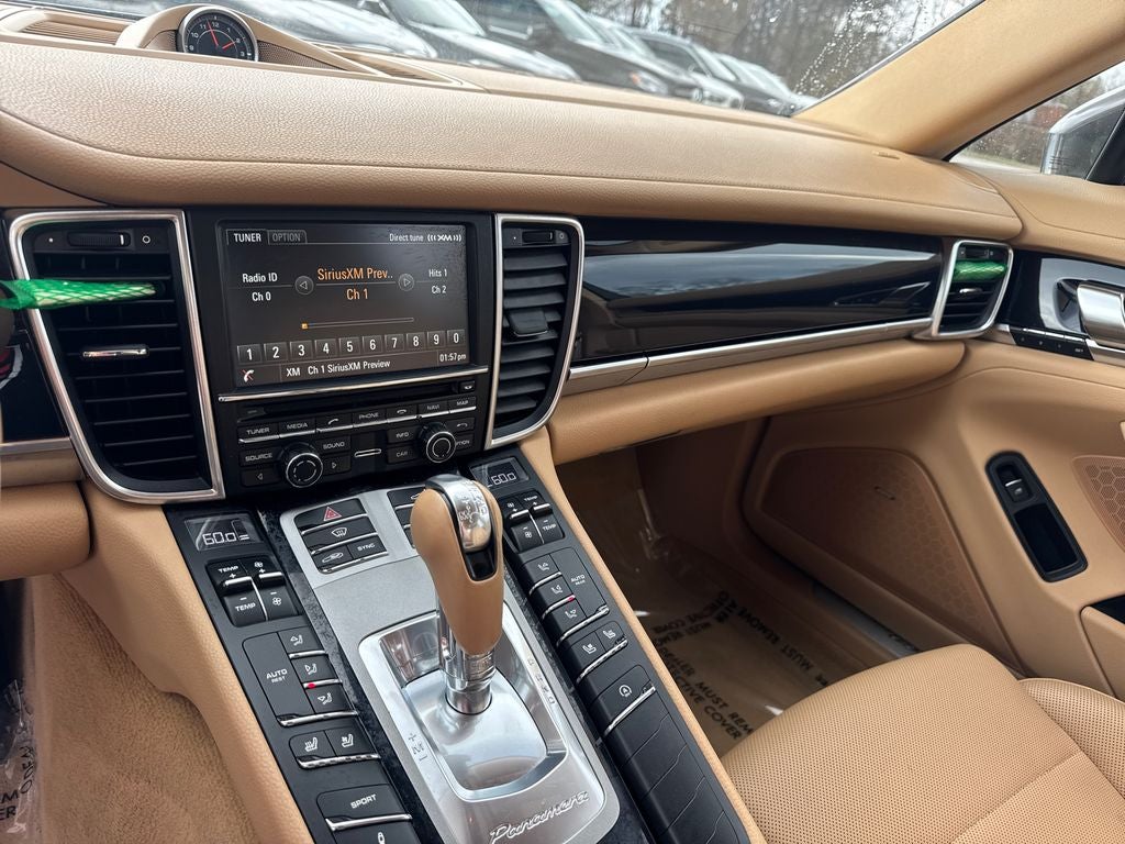 2016 Porsche Panamera 4