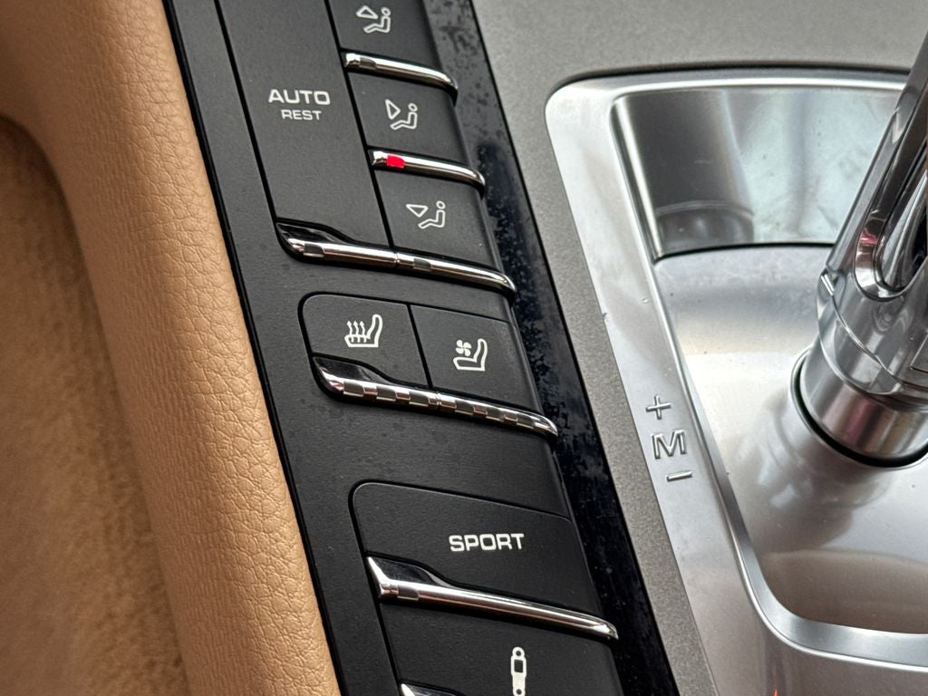 2016 Porsche Panamera 4