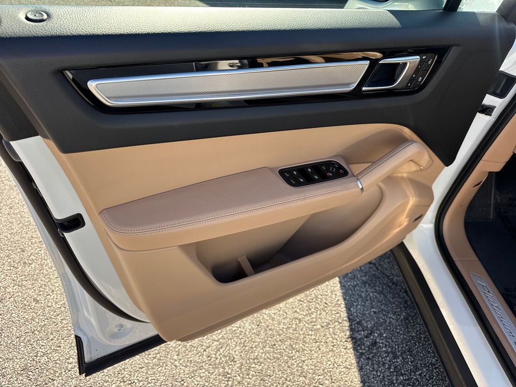 2023 Porsche Cayenne Base