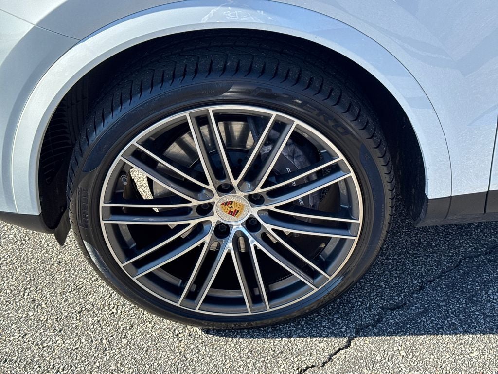 2023 Porsche Cayenne Base
