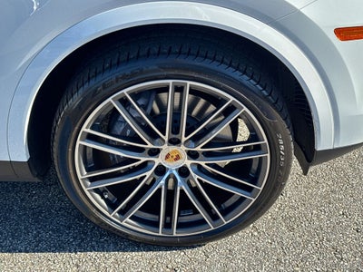 2023 Porsche Cayenne Base