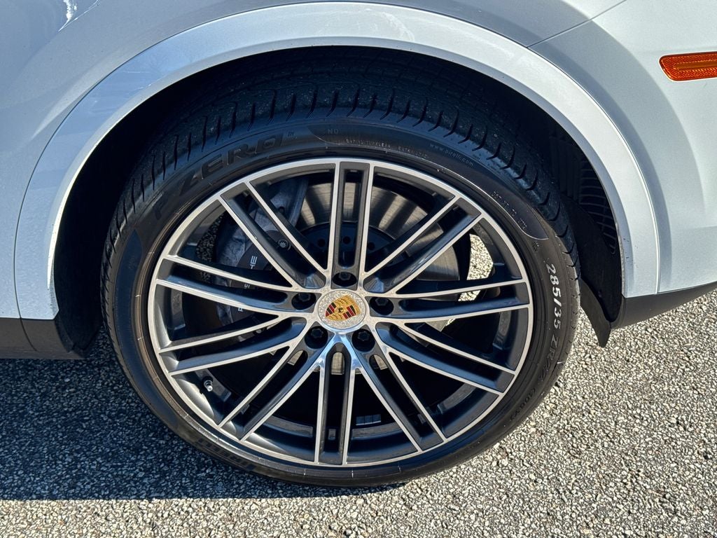 2023 Porsche Cayenne Base