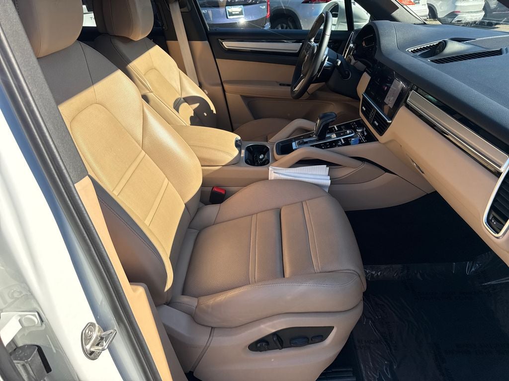 2023 Porsche Cayenne Base