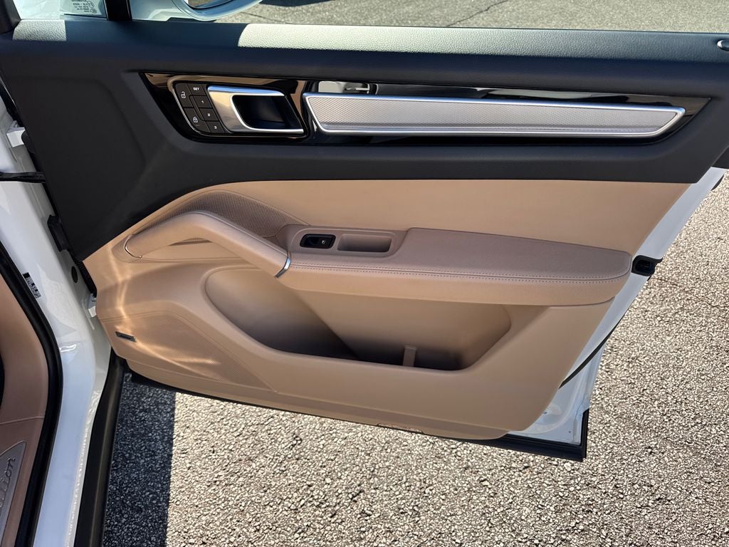 2023 Porsche Cayenne Base