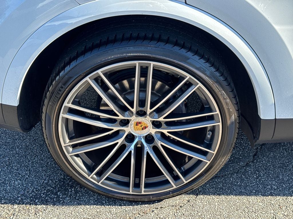 2023 Porsche Cayenne Base
