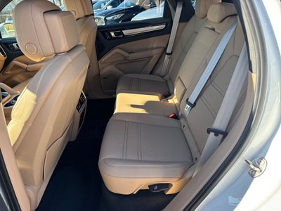 2023 Porsche Cayenne Base