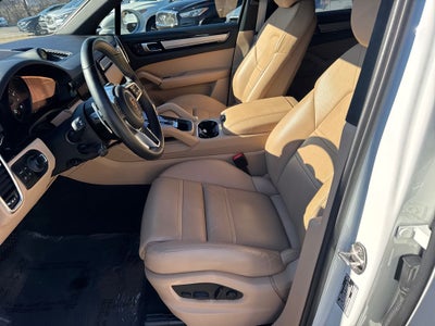 2023 Porsche Cayenne Base