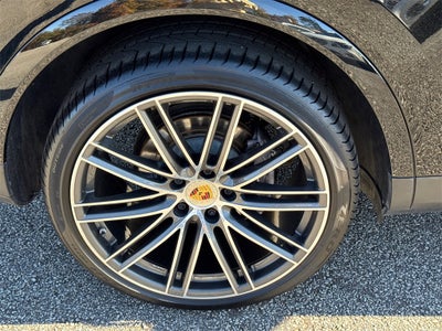 2022 Porsche Cayenne Platinum Edition