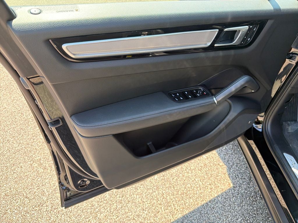 2022 Porsche Cayenne Platinum Edition