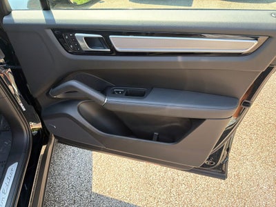 2022 Porsche Cayenne Platinum Edition