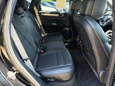 2022 Porsche Cayenne Platinum Edition