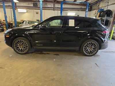 2022 Porsche Cayenne Platinum Edition
