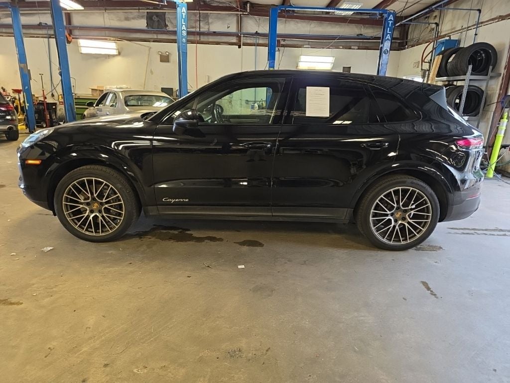 2022 Porsche Cayenne Platinum Edition