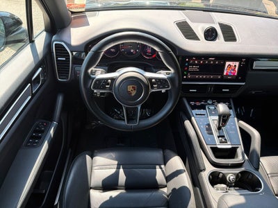 2022 Porsche Cayenne Platinum Edition
