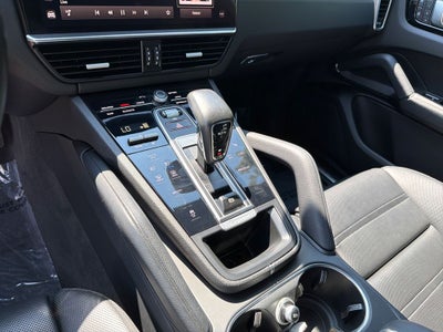 2022 Porsche Cayenne Platinum Edition