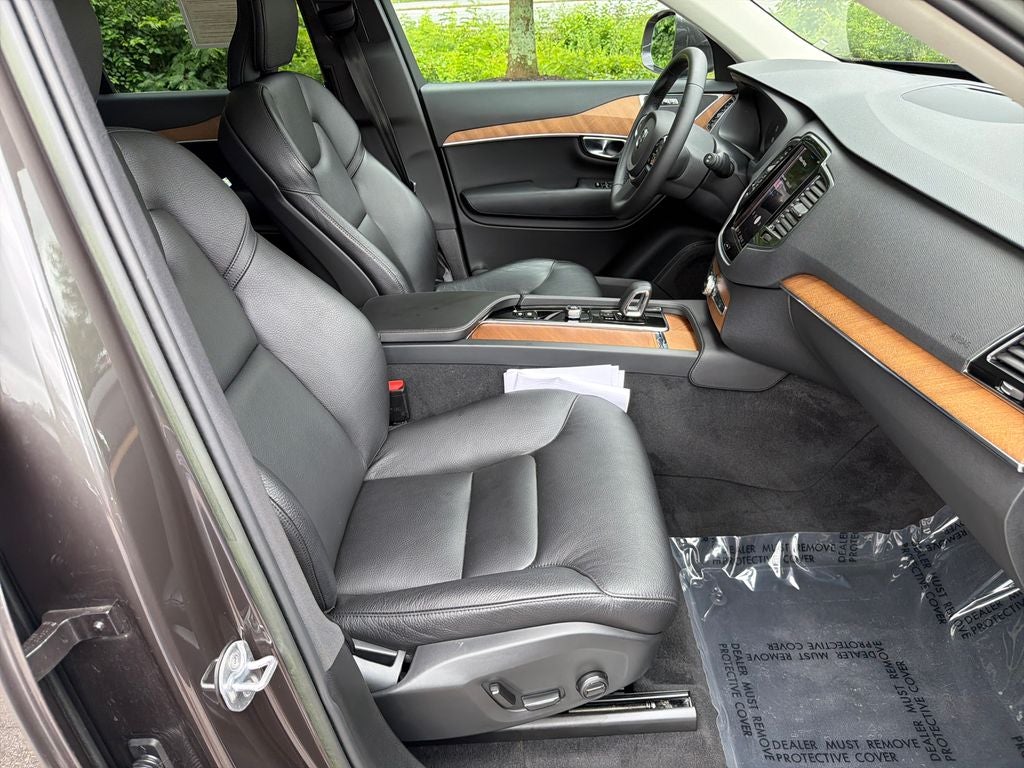 2023 Volvo XC90 Plus