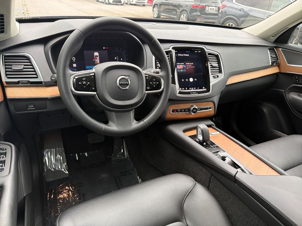 2023 Volvo XC90 Plus