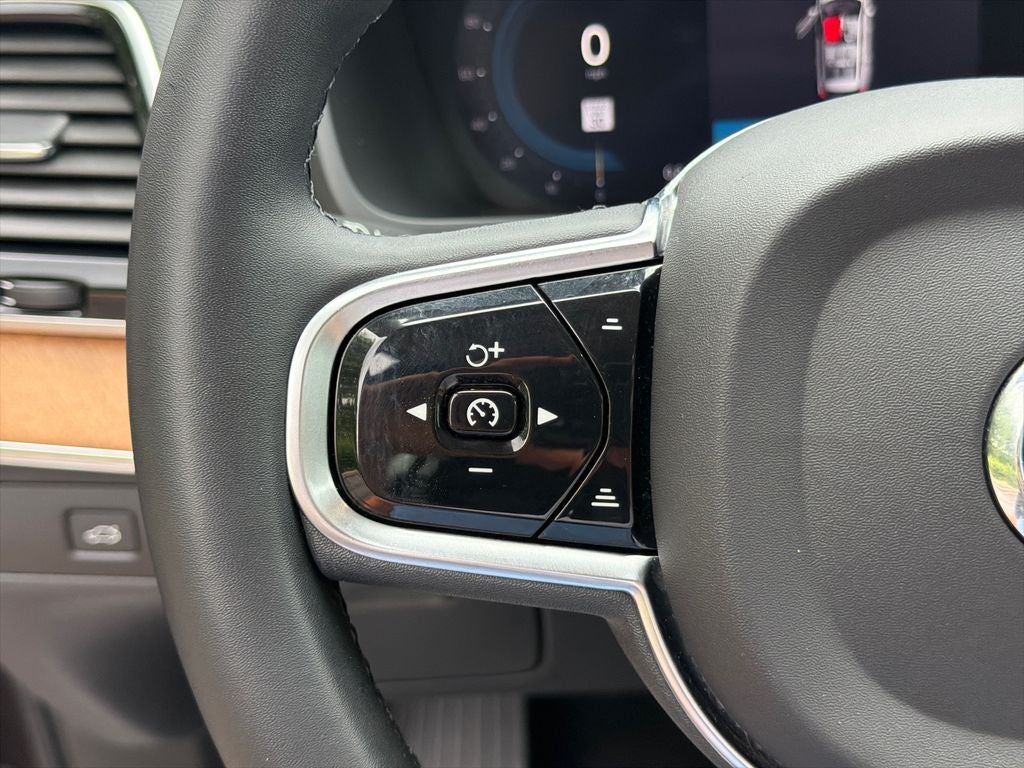2023 Volvo XC90 Plus