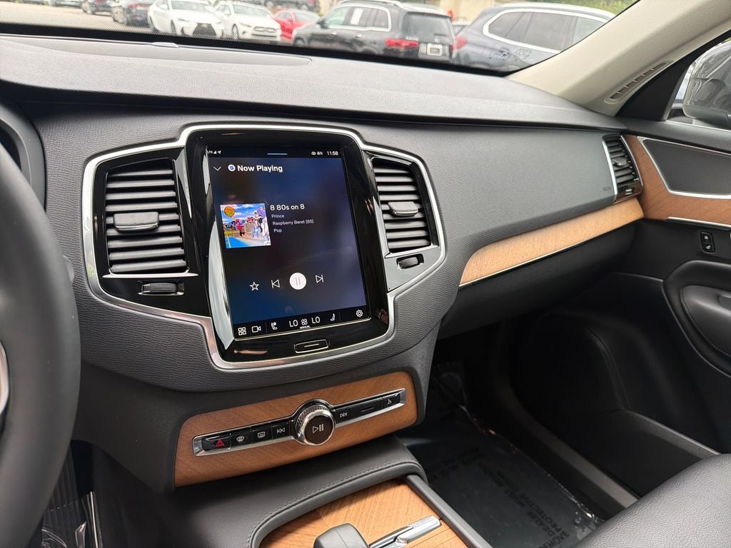 2023 Volvo XC90 Plus