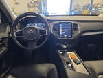 2022 Volvo XC90 Momentum