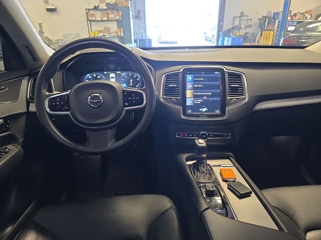 2022 Volvo XC90 Momentum