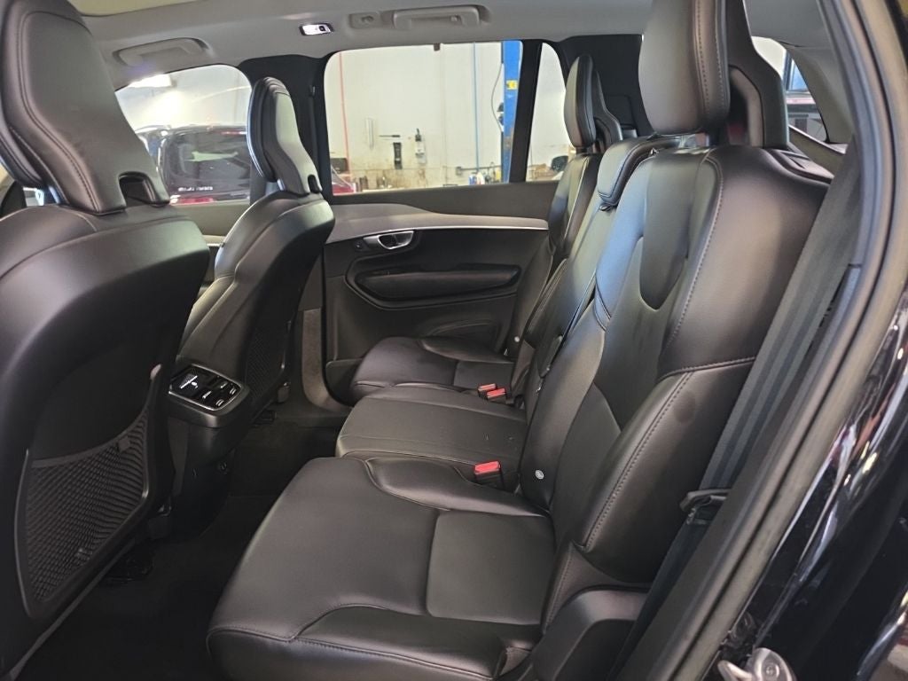 2022 Volvo XC90 Momentum