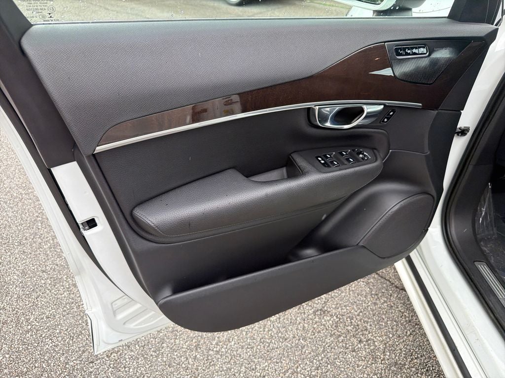 2019 Volvo XC90 Momentum