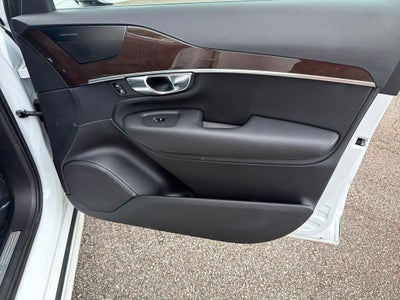 2019 Volvo XC90 Momentum