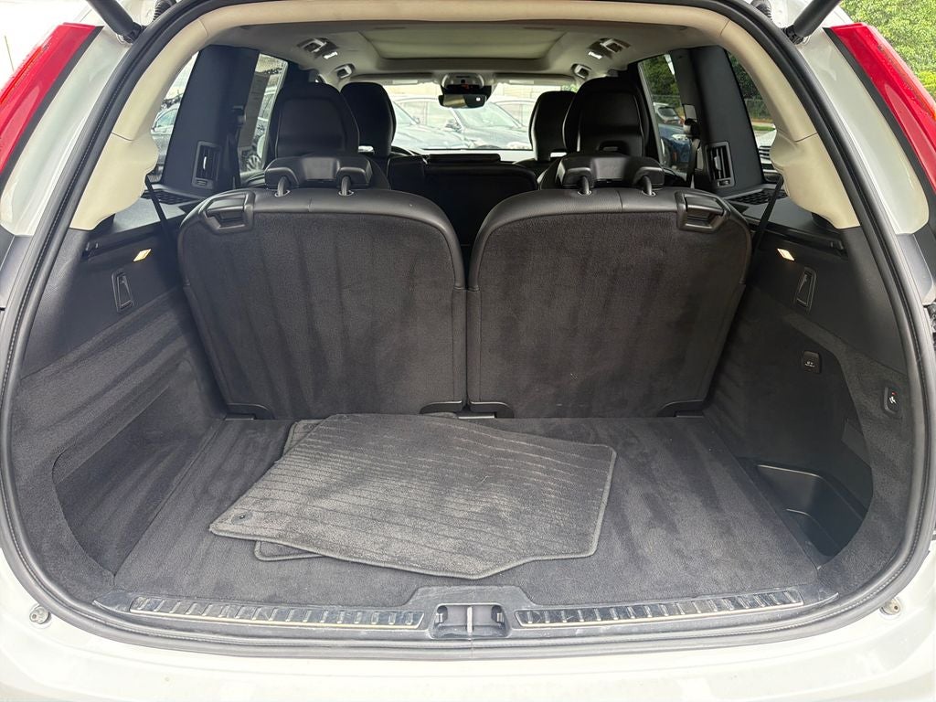 2019 Volvo XC90 Momentum