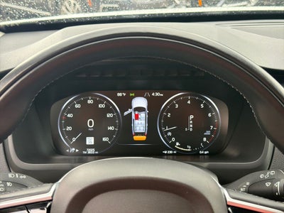 2019 Volvo XC90 Momentum