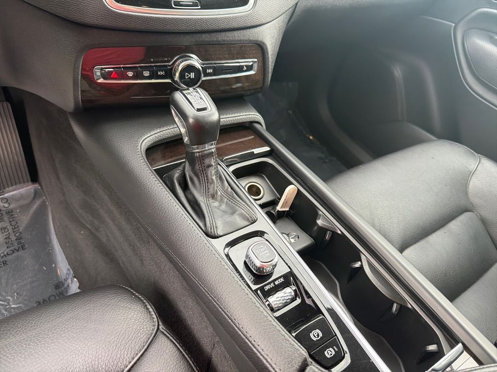 2019 Volvo XC90 Momentum