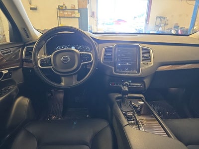 2019 Volvo XC90 Momentum