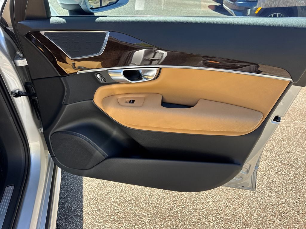 2019 Volvo XC90 Momentum