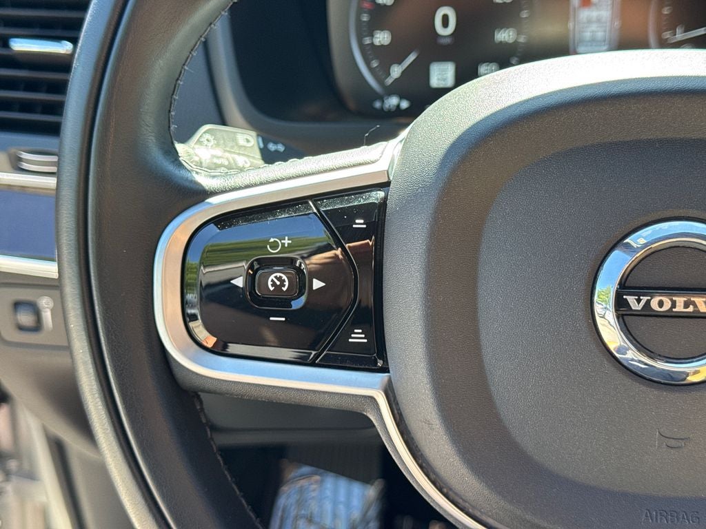 2019 Volvo XC90 Momentum