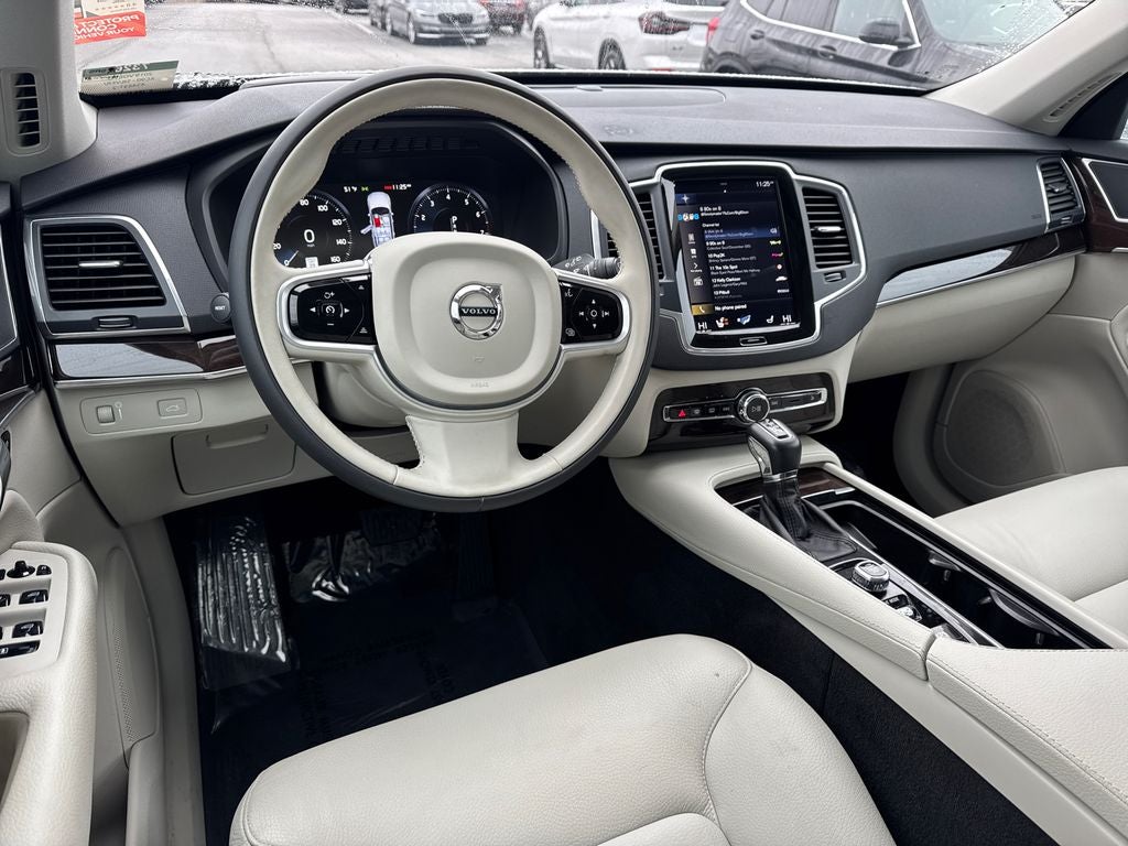 2019 Volvo XC90 Momentum