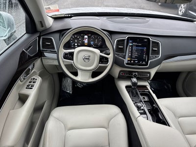 2019 Volvo XC90 Momentum