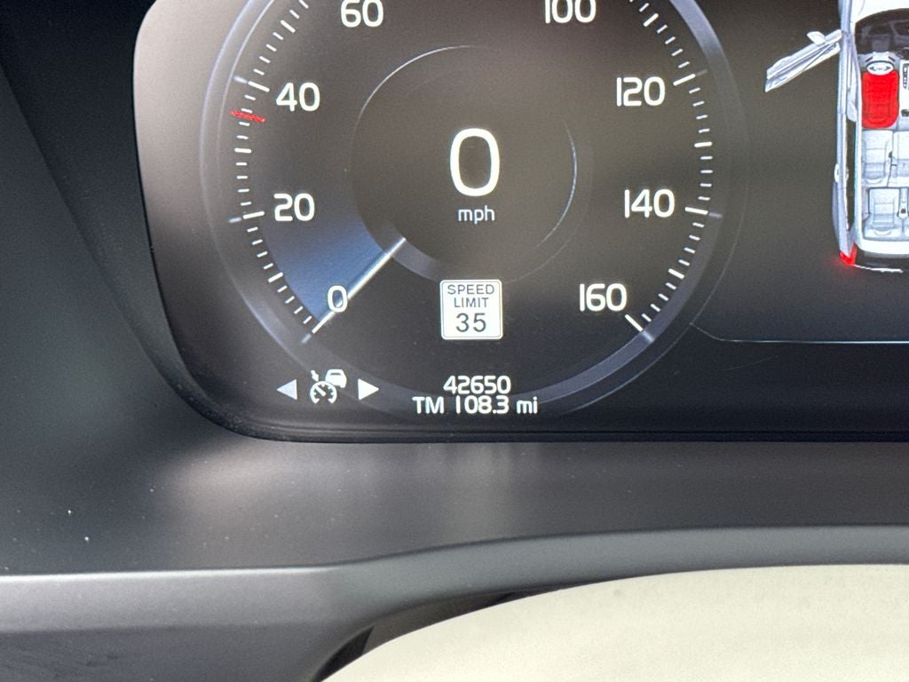 2019 Volvo XC90 Momentum