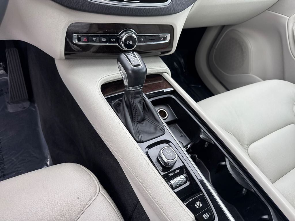 2019 Volvo XC90 Momentum