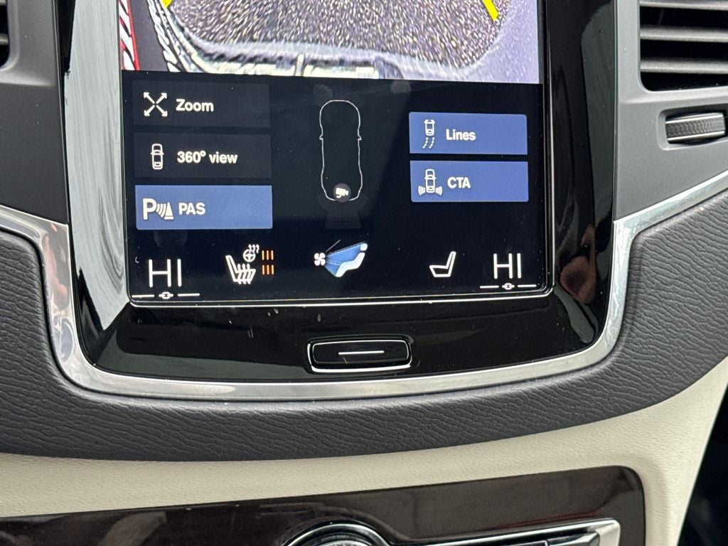 2019 Volvo XC90 Momentum