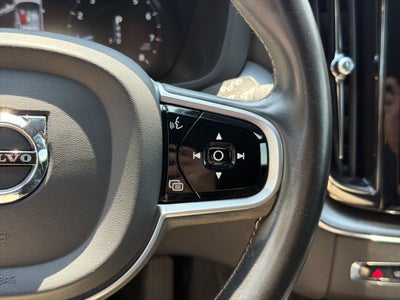 2020 Volvo XC60 Momentum