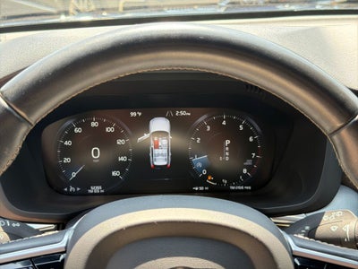 2020 Volvo XC60 Momentum