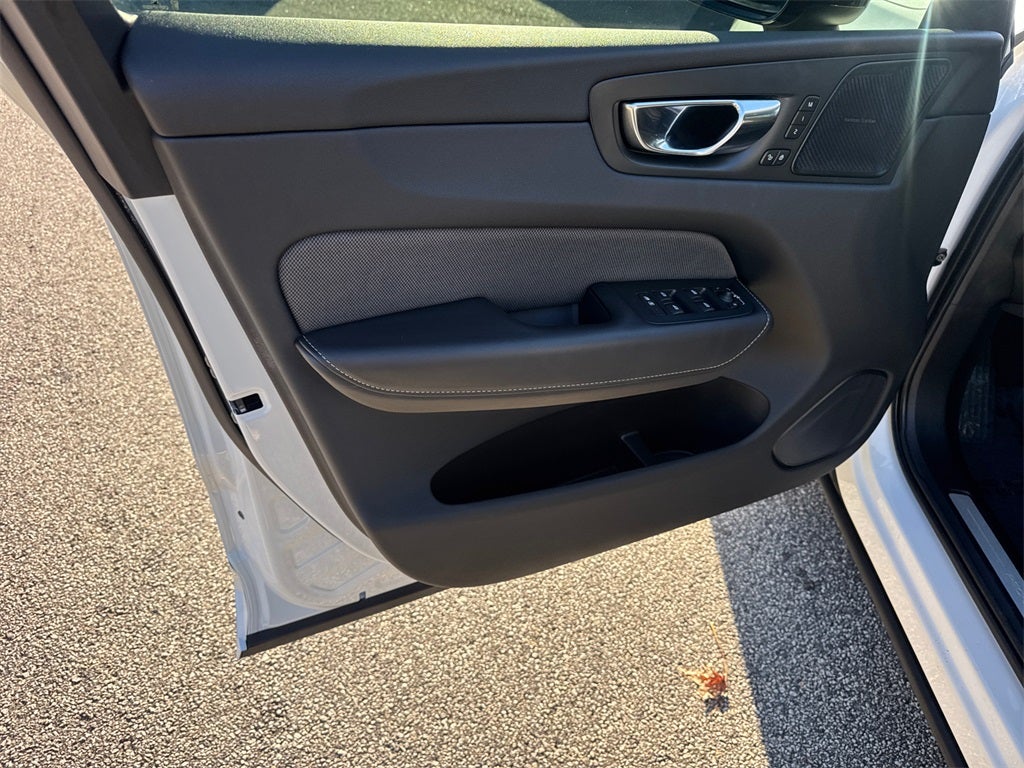 2022 Volvo XC60 Recharge Plug-In Hybrid R-Design